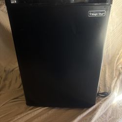Magic Chef 2.6 cu. ft. Mini Fridge in Black