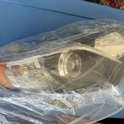 Toyota Camry Passenger headlight 