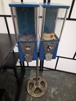 Candy machine dispenser