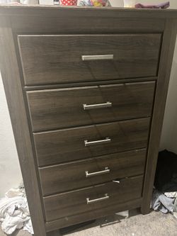 Like New Ashley Wood Dresser Night Stand And Drawer