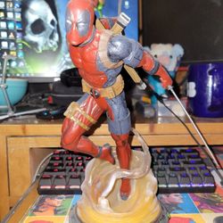 Diamond Select Deadpool Statue