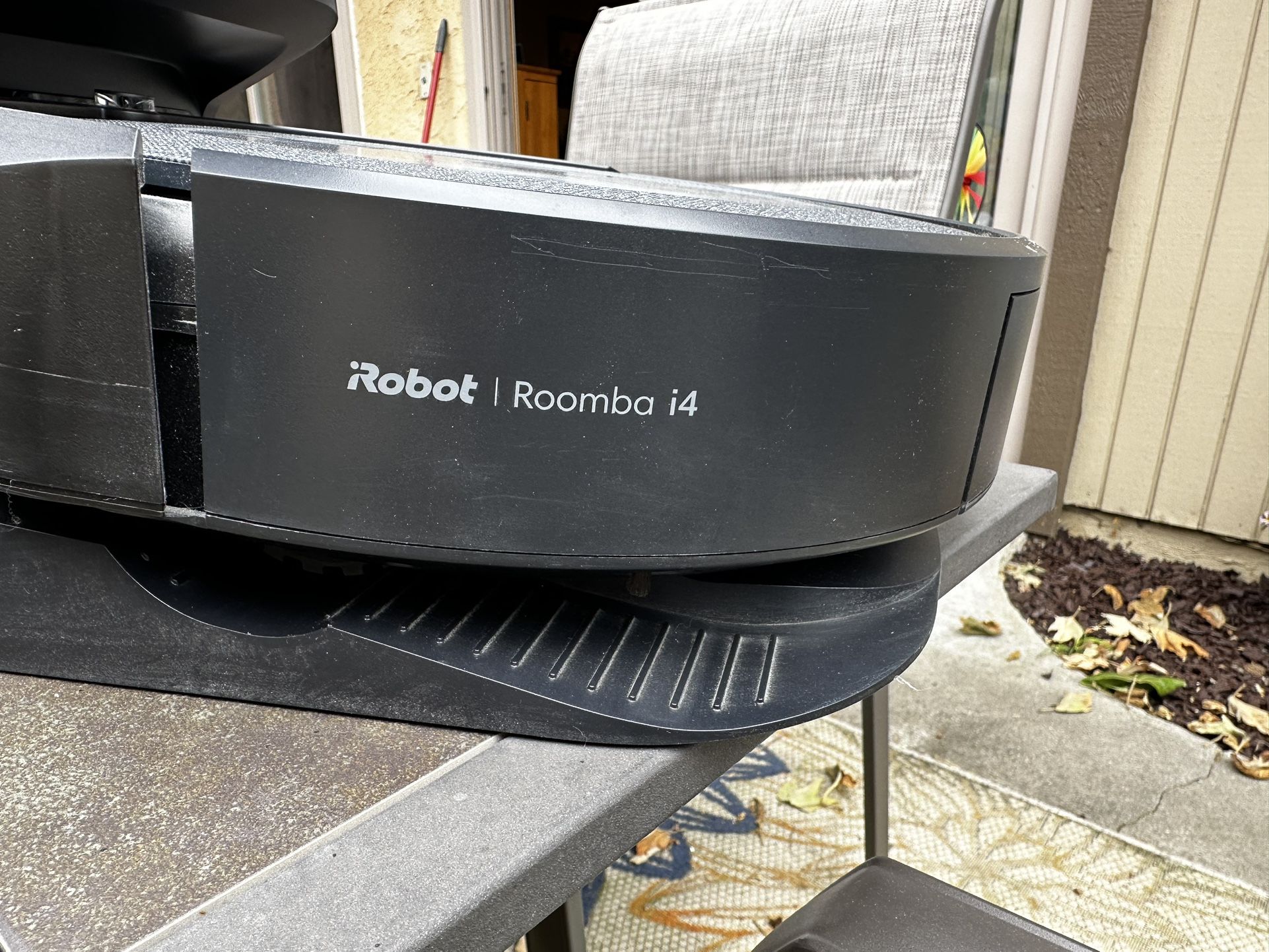 iRobot Roomba i4