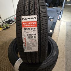 225/45/19 Kumho Ecsta PA71