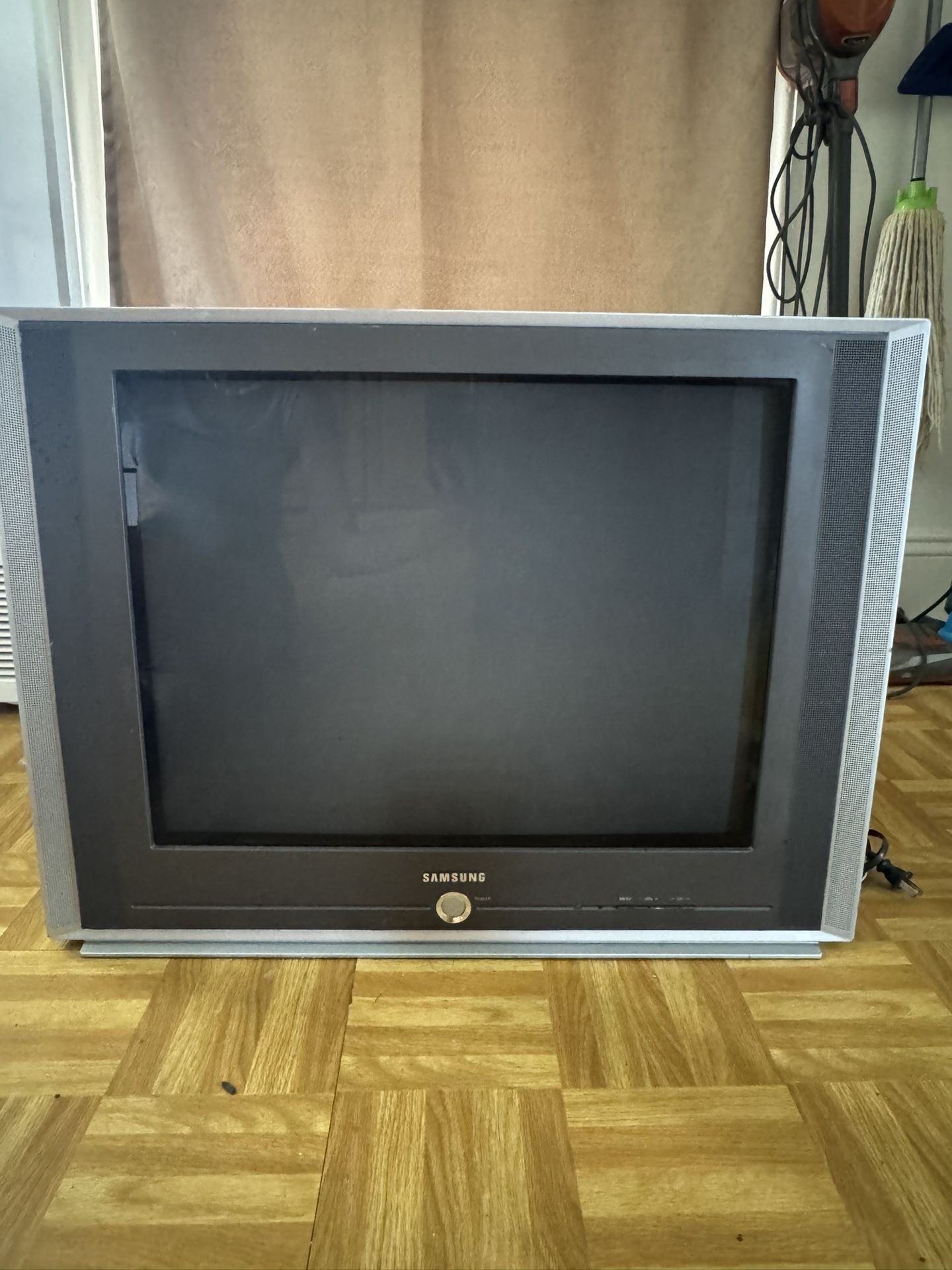 Antique Samsung TV 16” Retro