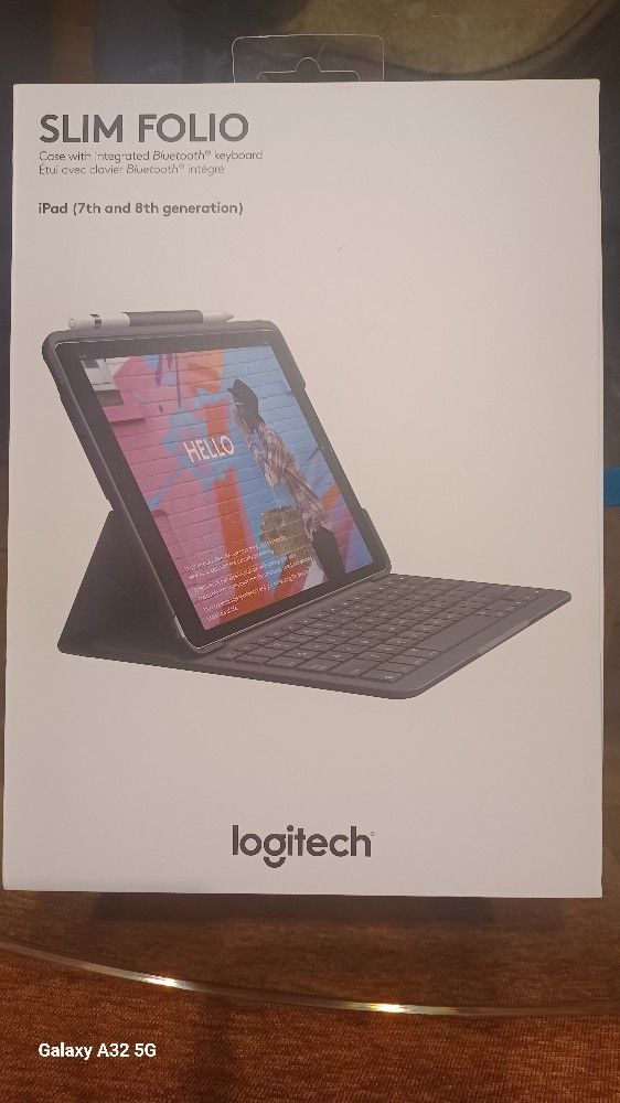 Logitech Slim Folio for iPad (7th 8th 9th Generation)