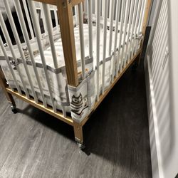 Baby Crib With Mattress and Its Cover