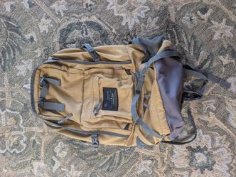Mountaintop Traveling 40L Hiking backpack Tan/Grey