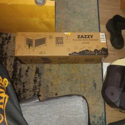 Zazzy Playard With Bassinet
