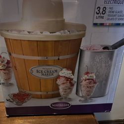 Ice Cream Maker 
