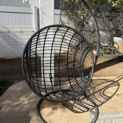 Swinging Egg Chair And Stand 