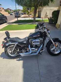 2014 Harley-Davidson XL1200c Sportster ONLY 588 miles