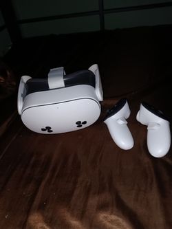 Meta Quest 3s VR Headset with Controllers