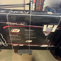 Basketball Hoop (New)