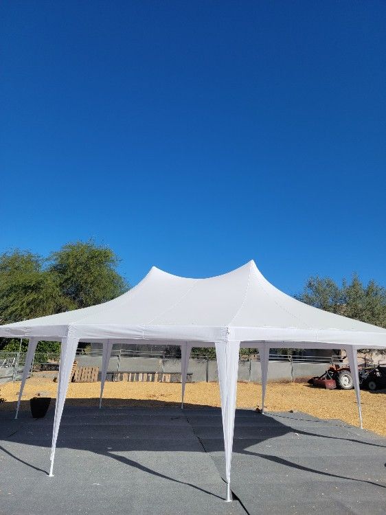 Two Tents 20×30