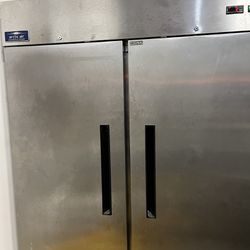 COMMERCIAL REACH IN FREEZER