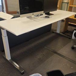 Sit To Stand Desk ( Herman Miller)
