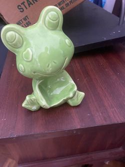 Frog figurine
