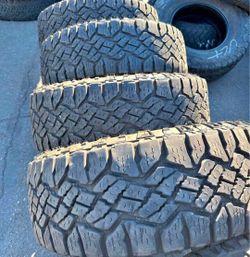 275 65 18 Goodyear tires Con 80% de Vida Las 4