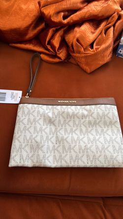 $20 Michael Kors Hand Bag