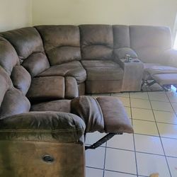 Half Moon Saude Leather Material Sectional Recliners