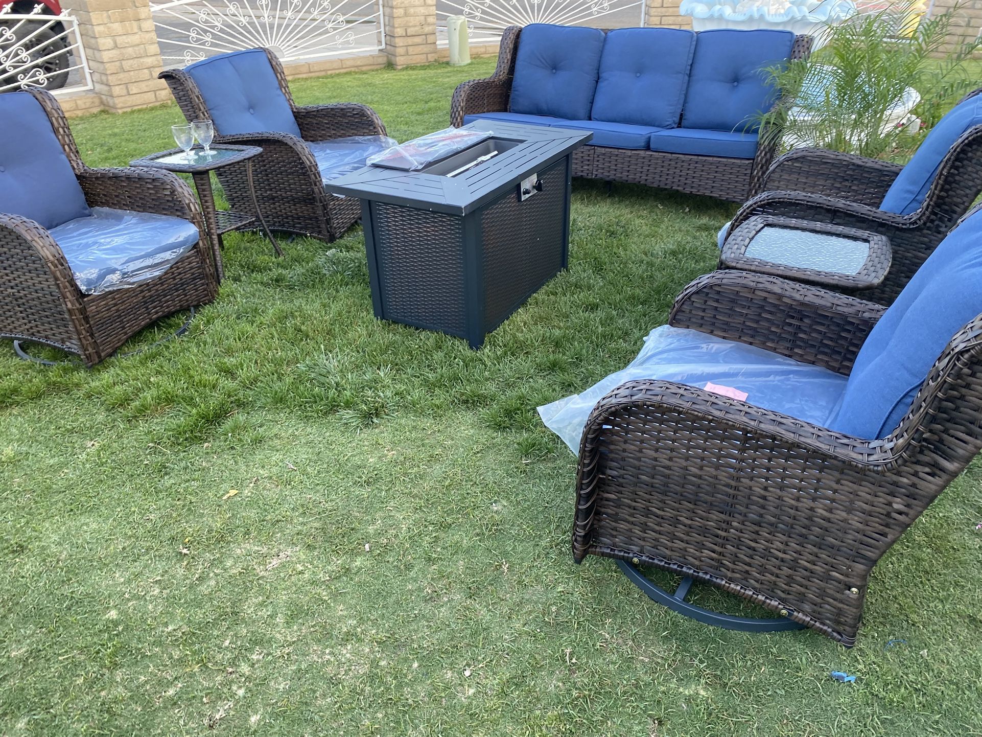 Brand New Patio Set Fire Pit Propane