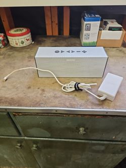 Jawbone BIG JAMBOX Bluetooth Speaker White - Tested & Working With Charger