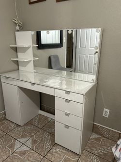 Vanity Mirror For SALE!