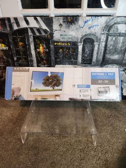 Sanus 32-70" TV mounting bracket