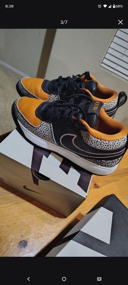 Nike Books & Adidas