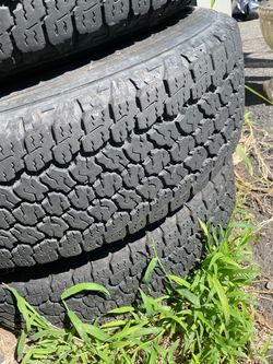Ford F150 stock wheels and tires