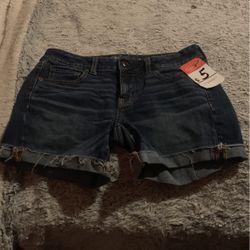 Men's UA Elevated Woven 2.0 Shorts for Sale in Decatur, GA - OfferUp