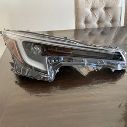 Passenger headhlight Corolla 20-24