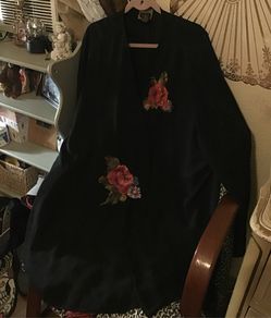 Black woman’s 👘 robe