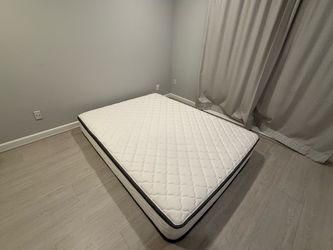Comfy 10" Queen Size Pillow Top Innerspring Mattress