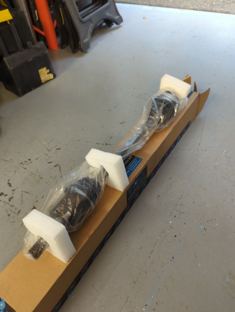 New TRQ Front axle shaft for Subaru