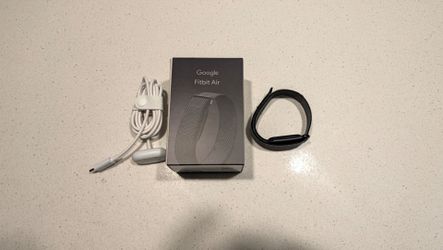 Fitbit Air (Obsidian / Black) – Screenless Fitness & Sleep Band – Like New
