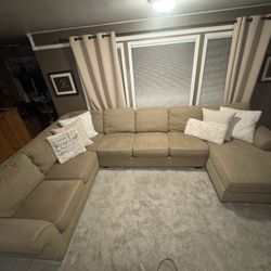 Sectional Couch 