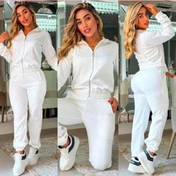 Women White Jacket And Pants 