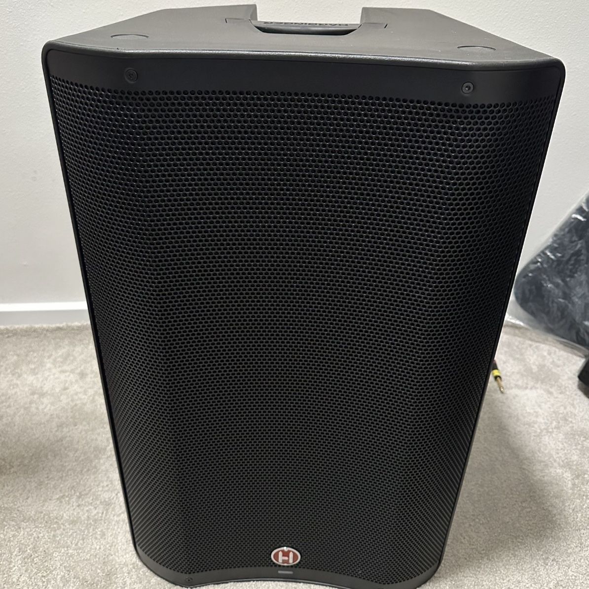 Powered Speaker - Harbinger VARI V2315