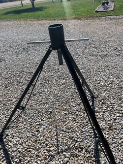 Fifth wheel tripod
