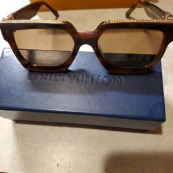 LOUIS VUITTON SOCKS for Sale in Bellevue, WA - OfferUp