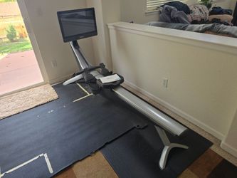 Used Hydrow Origin Rower with Mat