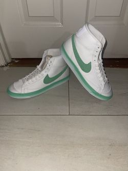 W Blazer Mid 77 Nike Shoes