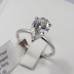 New Pear-shaped Diamond Ring, 3.15 Carats, IGI Certified lab grown