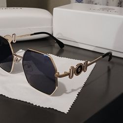 Versace Sunglasses. VE2248.  Authentic 