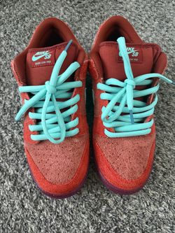 Nike Dunk Low SB Mystic Red SZ9