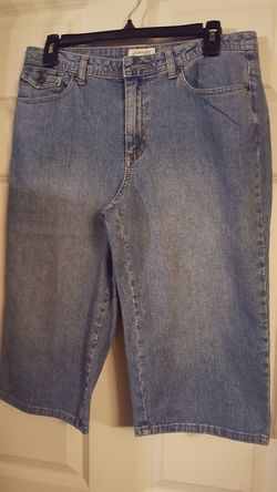 St John's Bay cotton and spandex stretch capris size 10