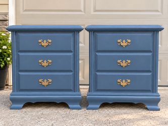 ✨ Beautiful Matching Nightstand Set – Refinished & Ready ✨
