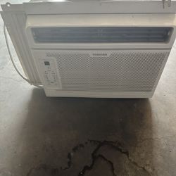 Toshiba Air Conditioner White Works Great 