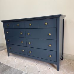 Navy Blue 8-Drawer Dresser with Gold Knobs